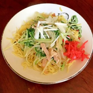 水菜ともやしと豚の白だし餡かけ焼きそば。